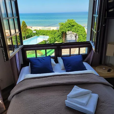 Bed & Breakfast Dom Przy Plazy 3*